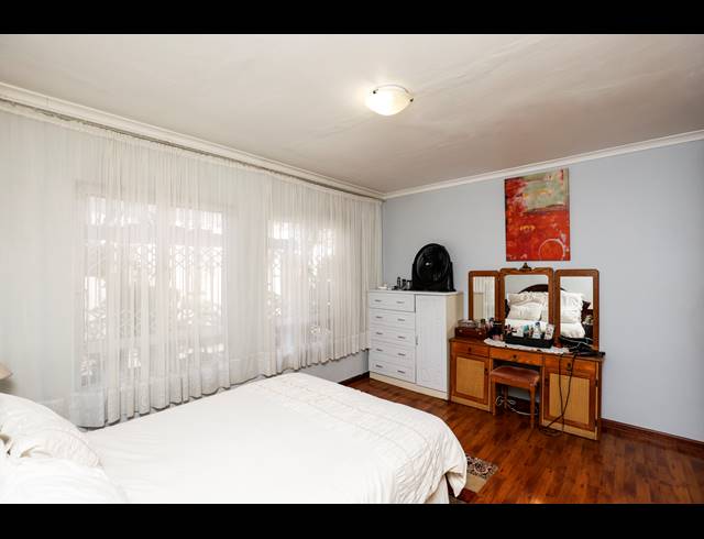 3 BEDROOM TOWNHOUSE FOR SALE IN RED HILL